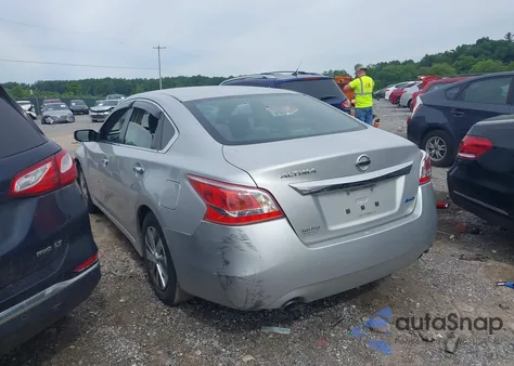 2013 Nissan Altima 2.5 S z USA, uszkodzony, nr VIN 1N4AL3AP8DC266451